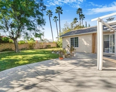 24121 El Tiradore Circle - Photo Thumbnail 7