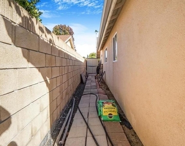 24121 El Tiradore Circle - Photo Thumbnail 14