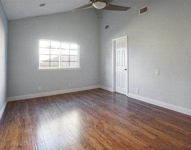24121 El Tiradore Circle - Photo Thumbnail 35