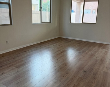 1446 E Laurelwood - Photo Thumbnail 2