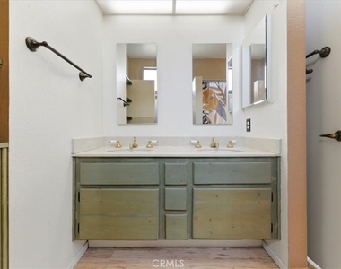 539 Wayland Court - Photo Thumbnail 18