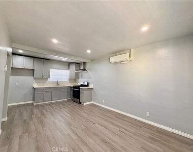 1062 Huntington Boulevard - Photo Thumbnail 2