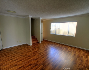 614 Linwood - Photo Thumbnail 6