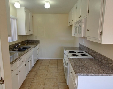614 Linwood - Photo Thumbnail 8