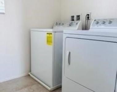7044 Moonray Court - Photo Thumbnail 14