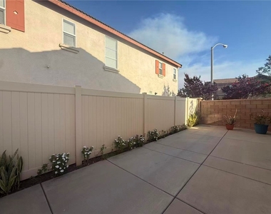 7044 Moonray Court - Photo Thumbnail 15