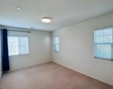 7044 Moonray Court - Photo Thumbnail 7