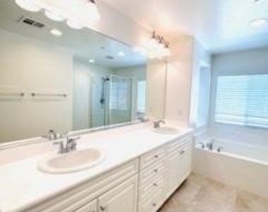 7044 Moonray Court - Photo Thumbnail 10