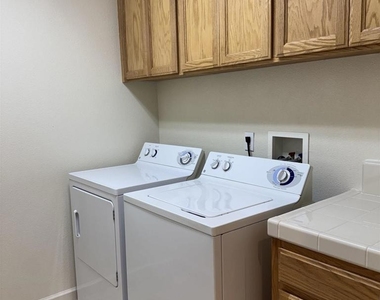 2504 Mclaren Ln - Photo Thumbnail 12
