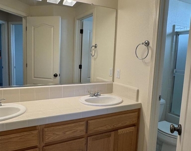 2504 Mclaren Ln - Photo Thumbnail 10