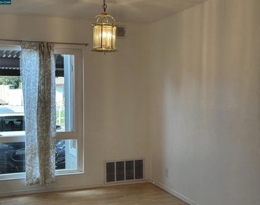 89 Villa Cir - Photo Thumbnail 8