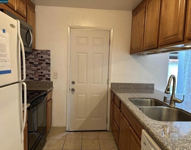 89 Villa Cir - Photo Thumbnail 5