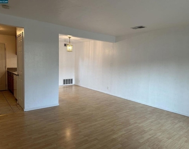89 Villa Cir - Photo Thumbnail 13