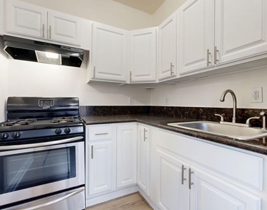 738 New Hampshire Avenue - Photo Thumbnail 10