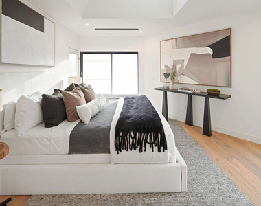 1533 N Vista Street - Photo Thumbnail 7