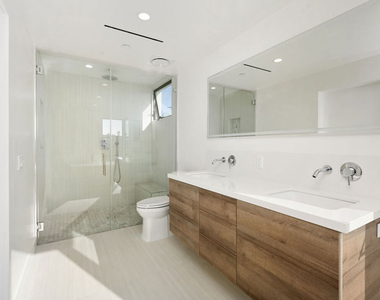 1533 N Vista Street - Photo Thumbnail 8