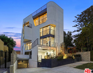 1533 N Vista Street - Photo Thumbnail 1