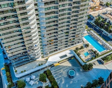 11750 Wilshire Boulevard - Photo Thumbnail 1
