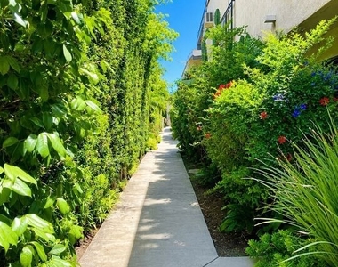 12014 Kling Street - Photo Thumbnail 9