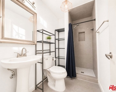 12014 Kling Street - Photo Thumbnail 6