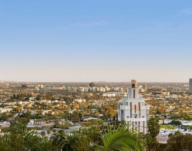1472 N Kings Road - Photo Thumbnail 20