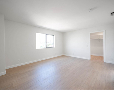 5327 Lexington Avenue - Photo Thumbnail 16