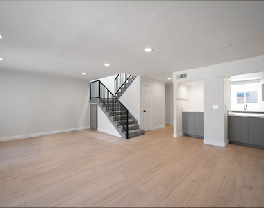 5327 Lexington Avenue - Photo Thumbnail 10