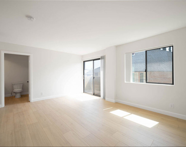 5327 Lexington Avenue - Photo Thumbnail 14