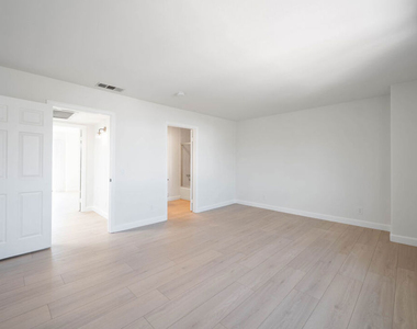 5327 Lexington Avenue - Photo Thumbnail 18