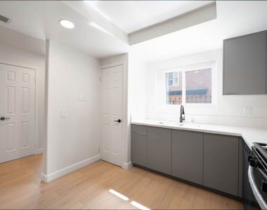 5327 Lexington Avenue - Photo Thumbnail 3