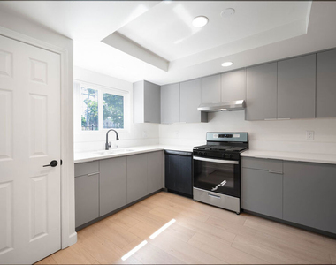 5327 Lexington Avenue - Photo Thumbnail 4