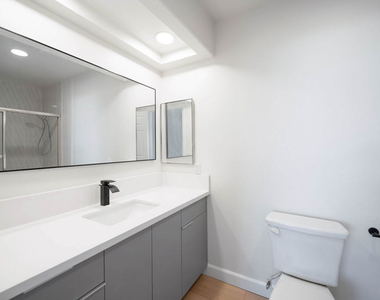 5327 Lexington Avenue - Photo Thumbnail 20