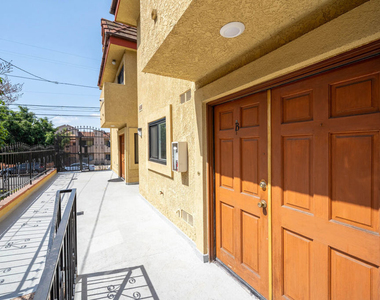 5327 Lexington Avenue - Photo Thumbnail 26