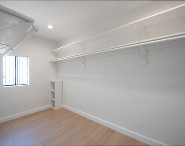 5327 Lexington Avenue - Photo Thumbnail 21