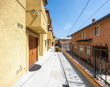 5327 Lexington Avenue - Photo Thumbnail 25
