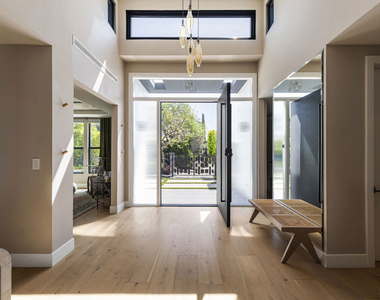 2715 Edwin Place - Photo Thumbnail 6