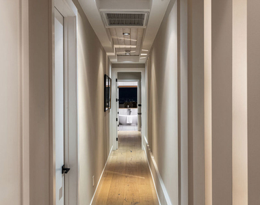 2715 Edwin Place - Photo Thumbnail 36