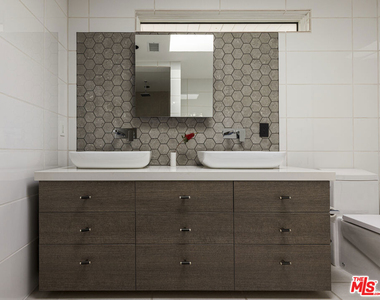 2715 Edwin Place - Photo Thumbnail 30