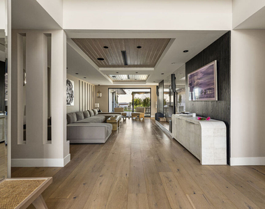 2715 Edwin Place - Photo Thumbnail 10