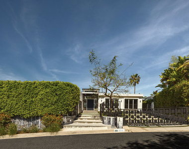 2715 Edwin Place - Photo Thumbnail 4