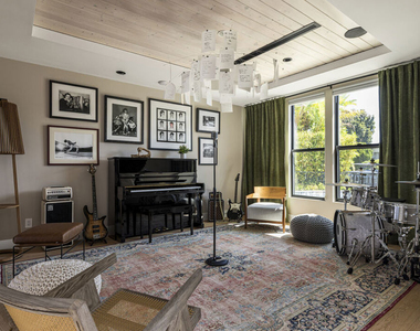 2715 Edwin Place - Photo Thumbnail 8