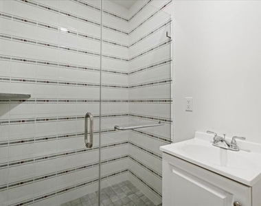 207 S Reeves Drive - Photo Thumbnail 10