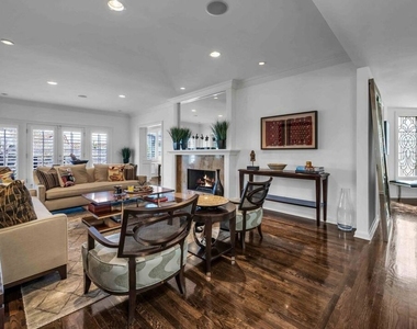 11745 Montana Avenue - Photo Thumbnail 6