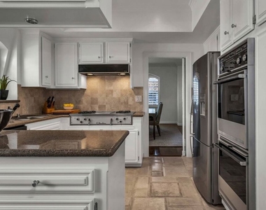 11745 Montana Avenue - Photo Thumbnail 12