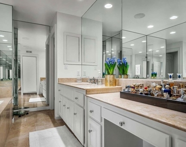 11745 Montana Avenue - Photo Thumbnail 20