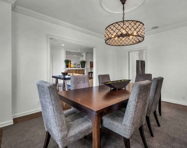 11745 Montana Avenue - Photo Thumbnail 10
