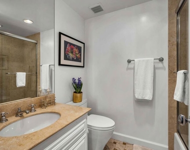 11745 Montana Avenue - Photo Thumbnail 15