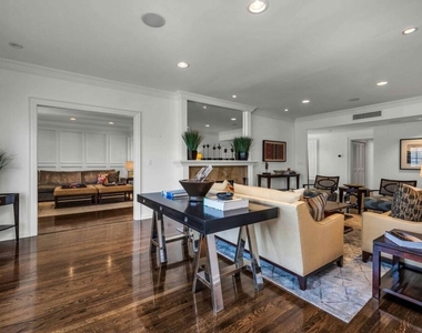11745 Montana Avenue - Photo Thumbnail 7