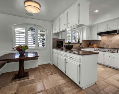 11745 Montana Avenue - Photo Thumbnail 11