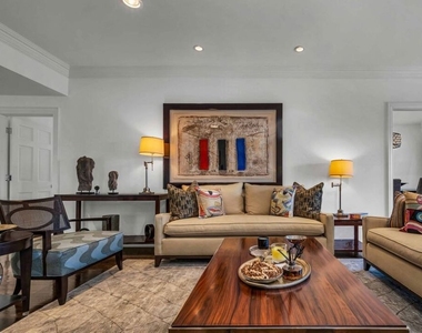 11745 Montana Avenue - Photo Thumbnail 8
